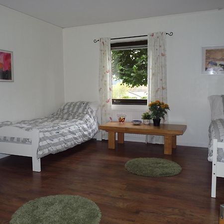 Ekhult Apartments - Ground Floor - Garden And Lake View Ulricehamn Zewnętrze zdjęcie